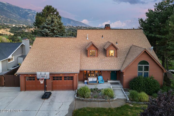 Property Photo:  2986 E Scandia Way  UT 84093 