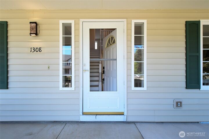 Property Photo: 1308 NE 18th Avenue WA 98604