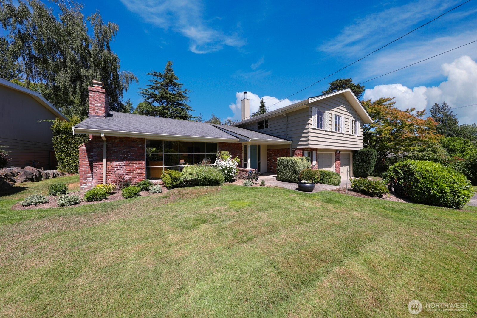 Property Photo:  6526 NE 60th Street  WA 98115 