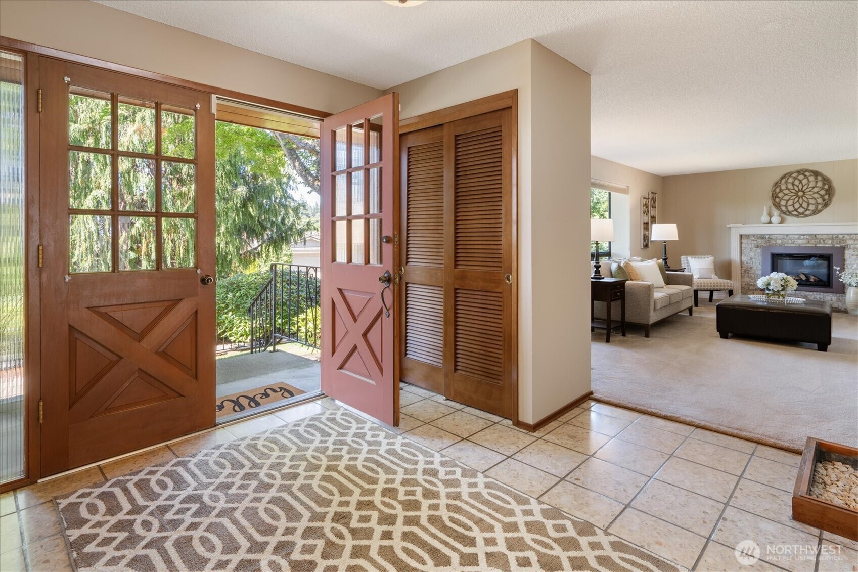 Property Photo:  1100  Edmonds Street  WA 98020 