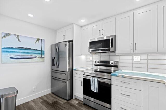 Property Photo: 6 Royal Palm Way 509 FL 33432