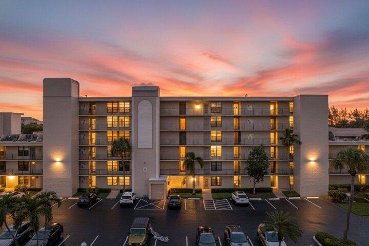 Property Photo: 6 Royal Palm Way 509 FL 33432