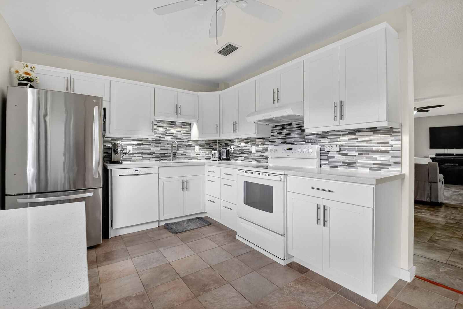 Property Photo: 1508 Palmland Drive FL 33436