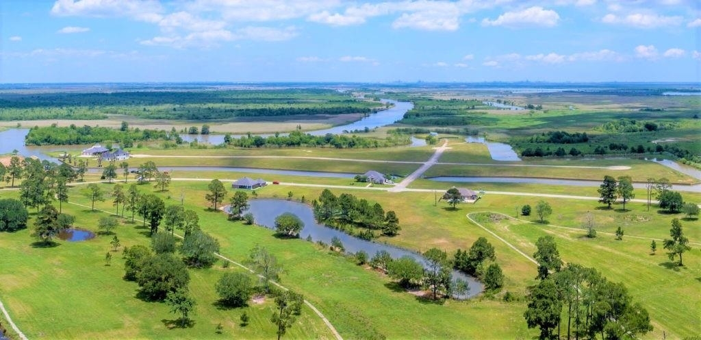 Property Photo: 1345 Alice Lane TX 77705