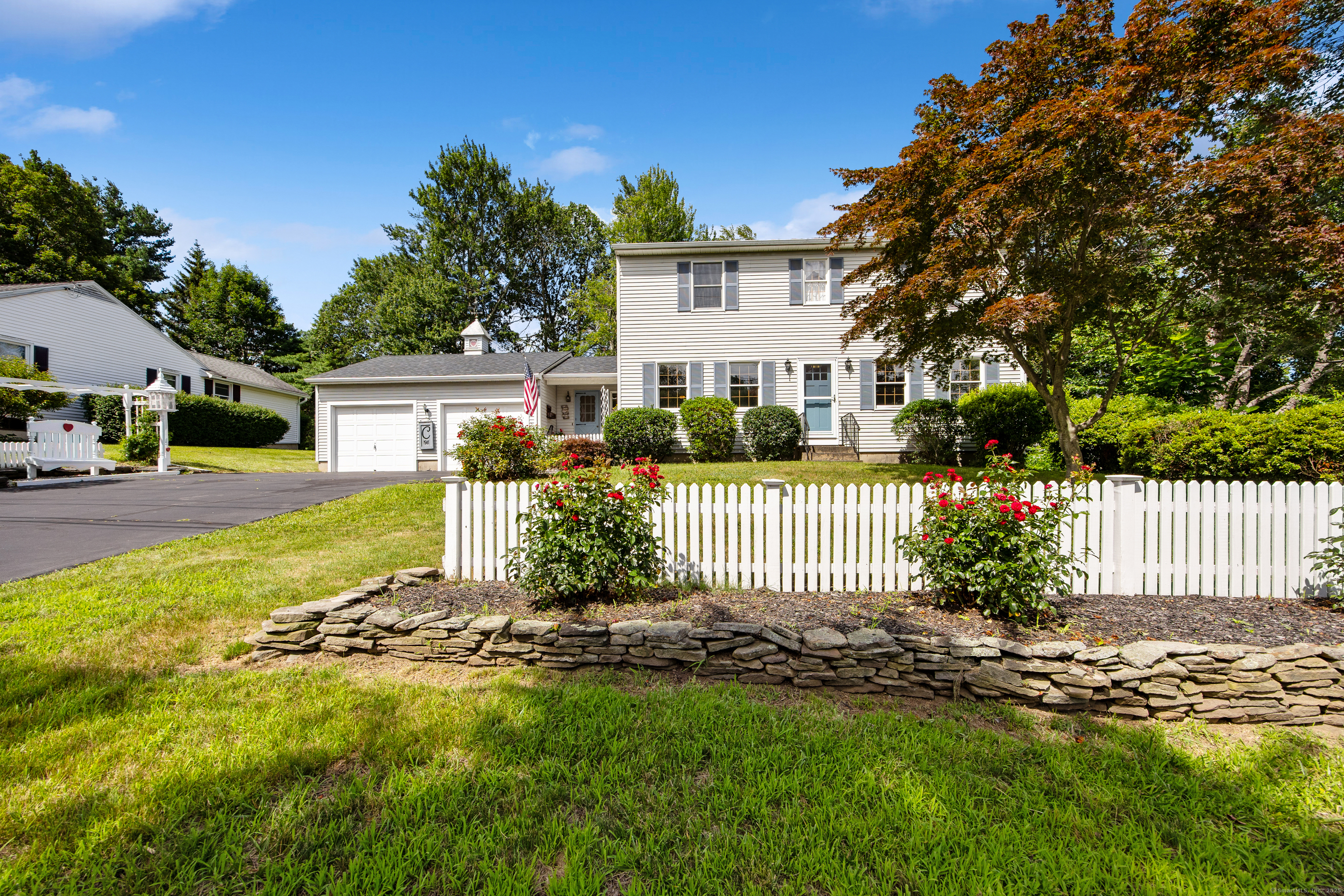 Property Photo:  198 Crown Street  CT 06010 
