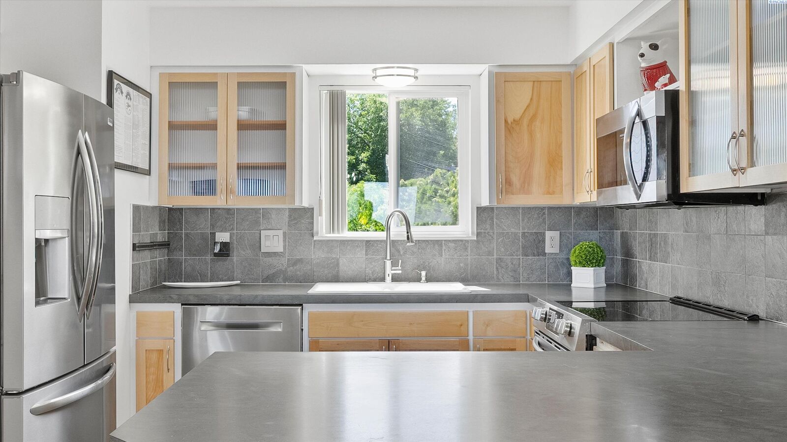 Property Photo:  4414 W Rio Grande Ave Unit F  WA 99336 