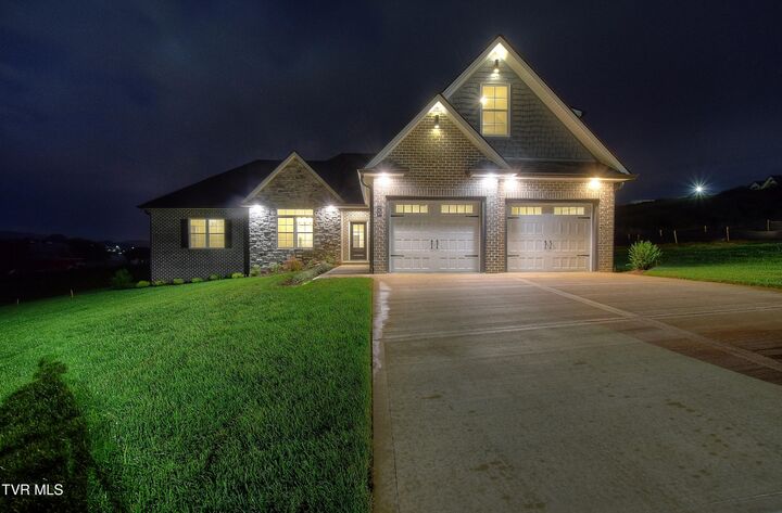 Property Photo: 51 Glaze Farm Way TN 37601
