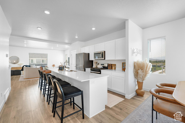 Property Photo: 942 E Drifter Ln UT 84045