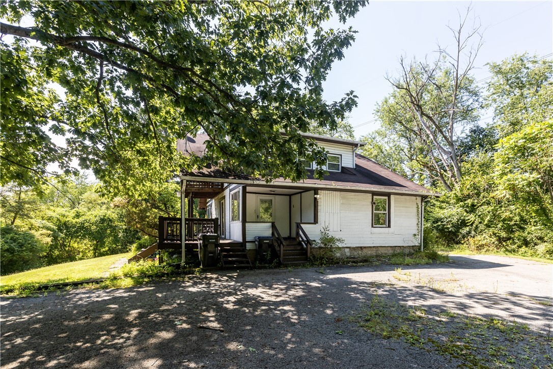 Property Photo:  305 Bunker Hill Rd  PA 15001 