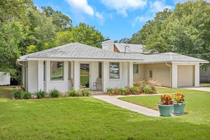 Property Photo: 1306 Broome Street FL 32034