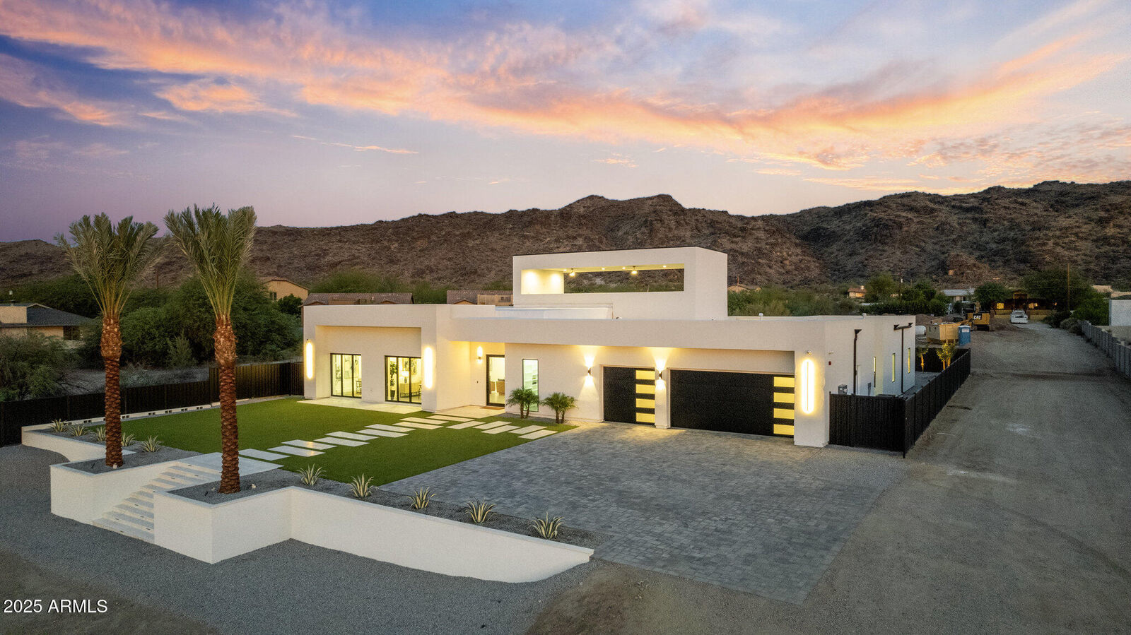 Property Photo:  2305 E South Mountain Avenue  AZ 85042 
