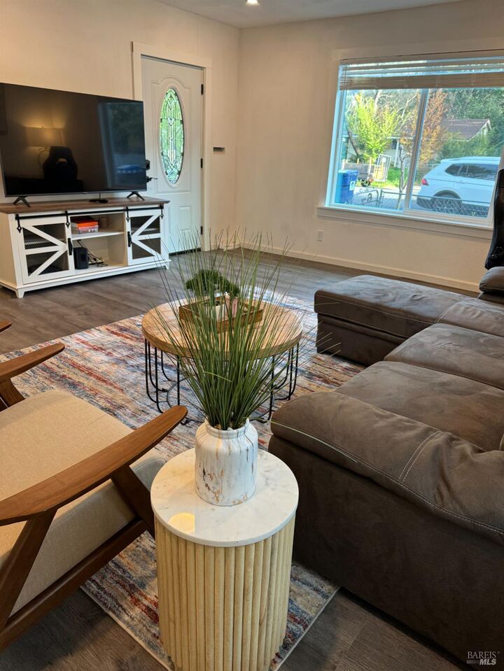 674 Willow Avenue  Ukiah CA 95482 photo