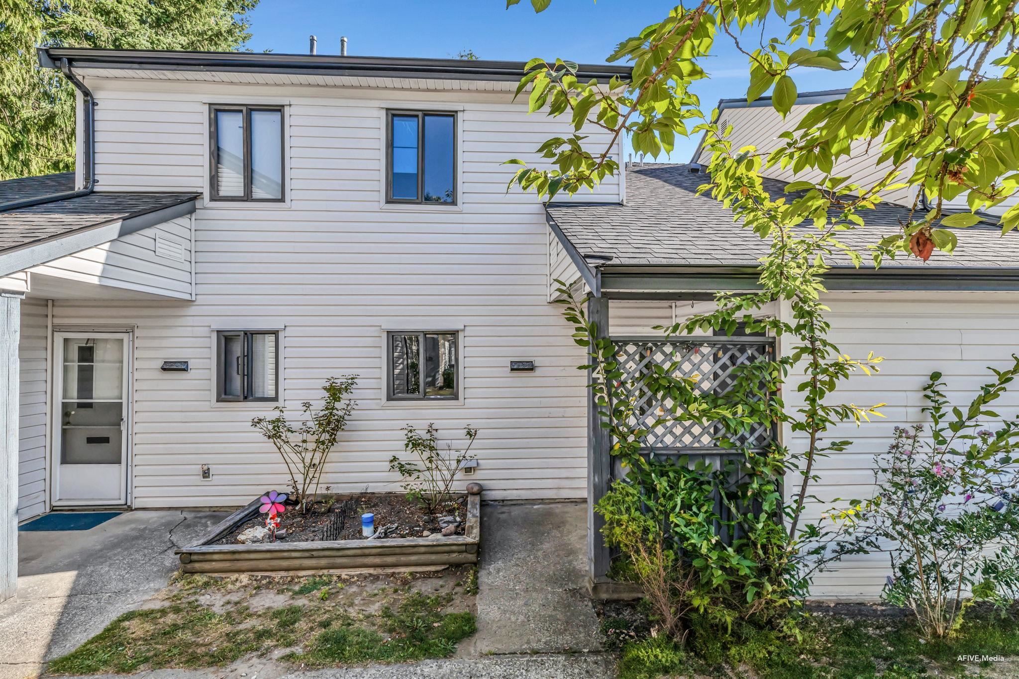 Photo de la propriété:  13758 67 Avenue 148  BC V3W 6X6 