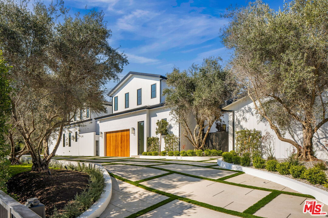 Property Photo: 10386 Strathmore Dr CA 90024