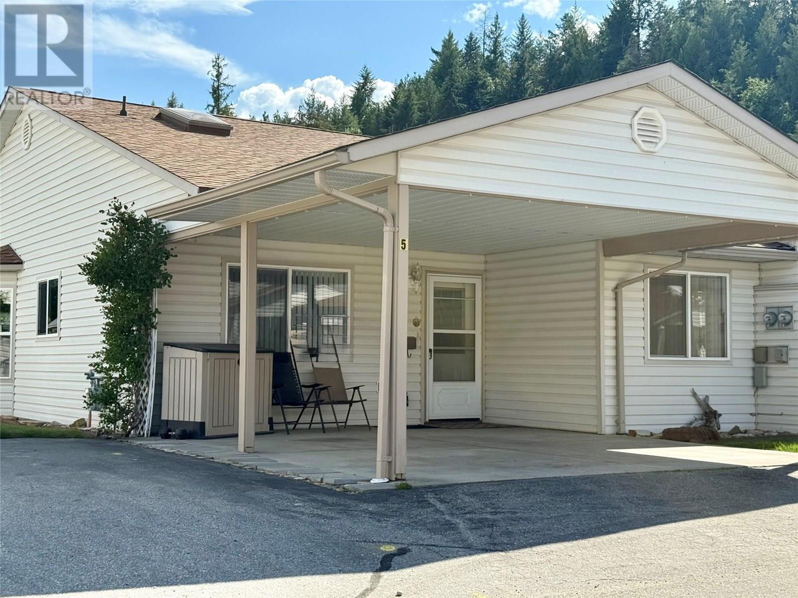 2210 Columbia Avenue 5  Castlegar BC V1N 2X1 photo
