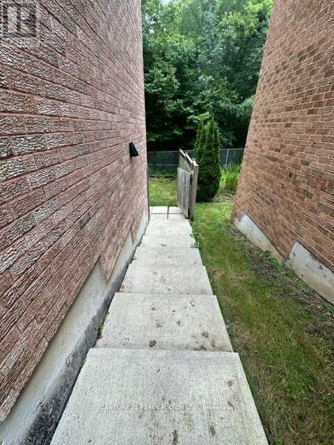 Photo de la propriété: 1115 Ridgewood Court ON L1V 6M1