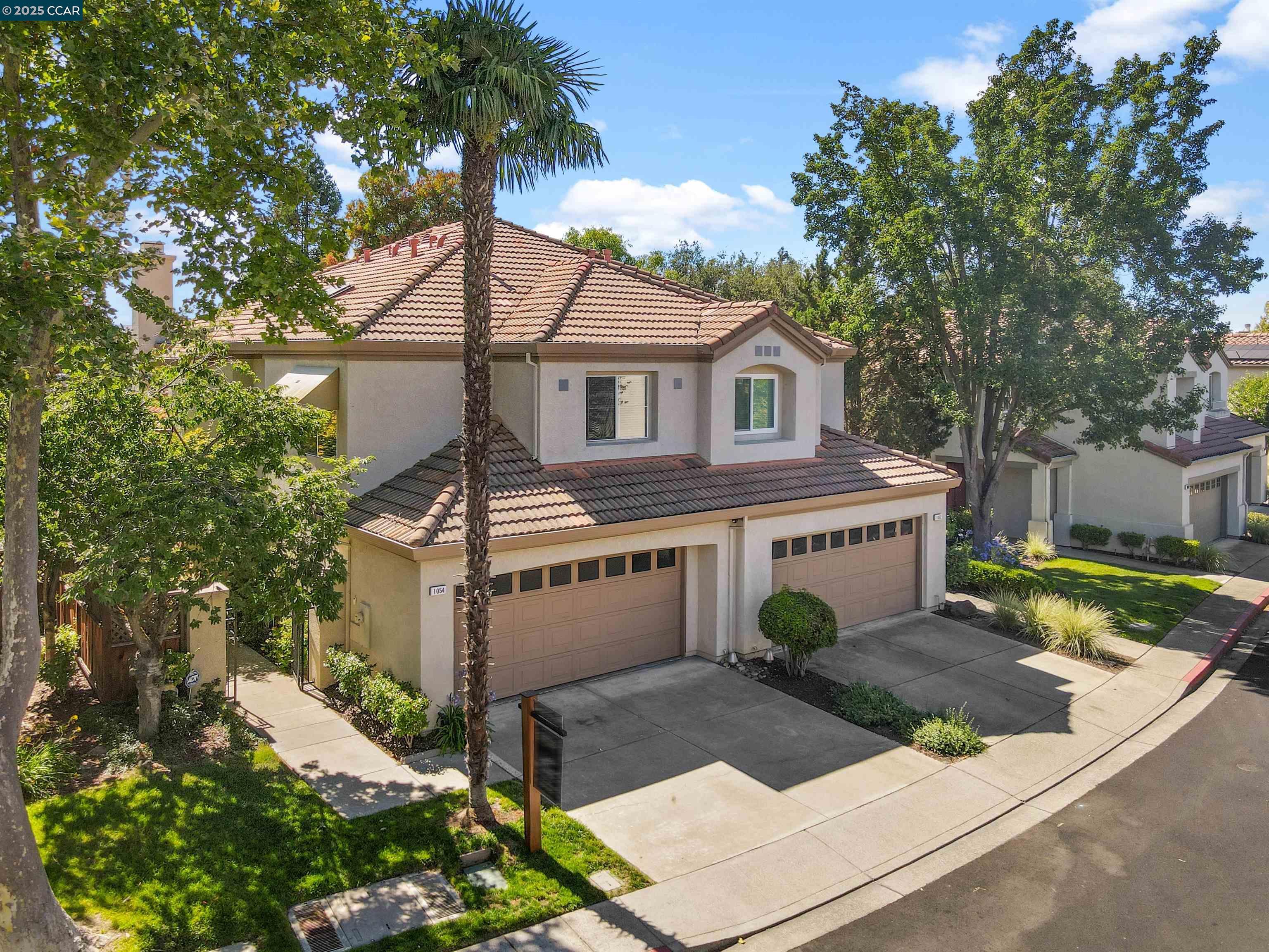 Property Photo: 1054 Vista Pointe Cir CA 94582