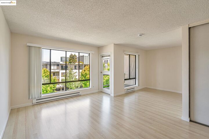 Property Photo: 9 Commodore Drive 402 CA 94608
