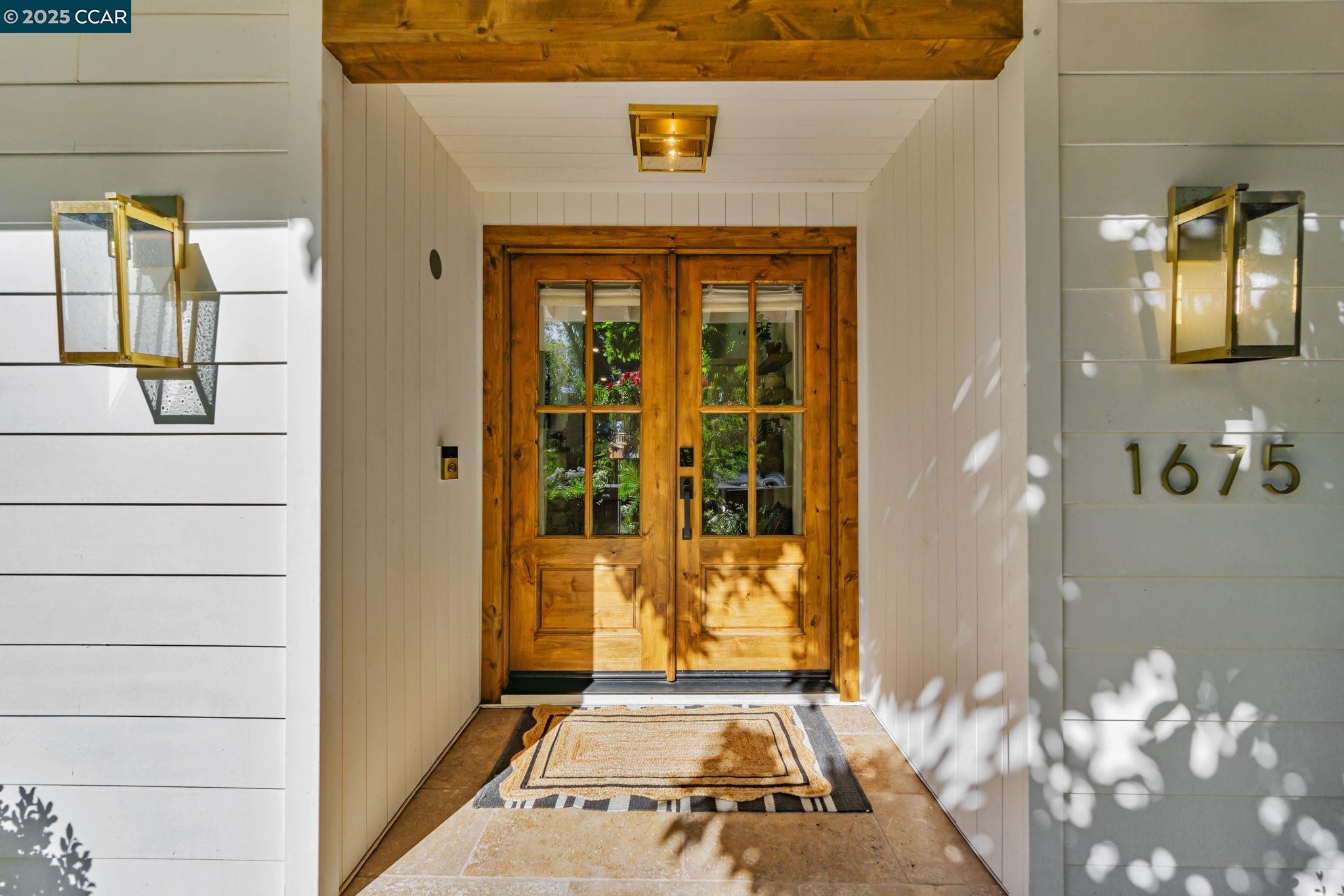 Property Photo: 1675 Saint David Dr CA 94526