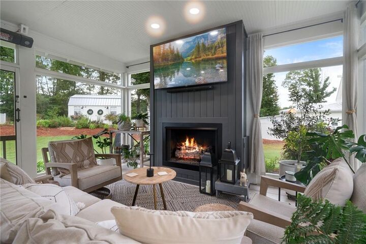 Property Photo:  225 E Underwood Street  GA 30528 