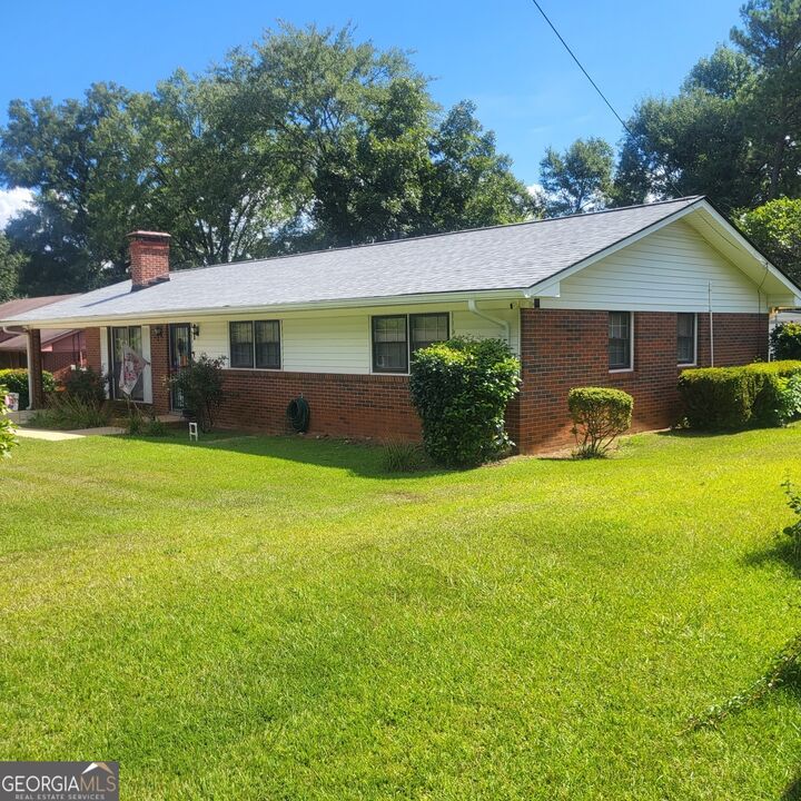 Property Photo:  2404 19th Avenue  AL 36854 