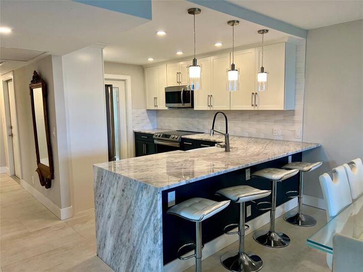 Property Photo:  3051 N Course Dr 601  FL 33069 