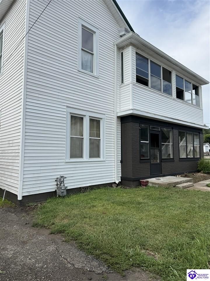 Property Photo:  220 Main Street  KY 40150 