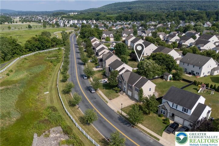 Property Photo: 7716 Scenic View PA 18062