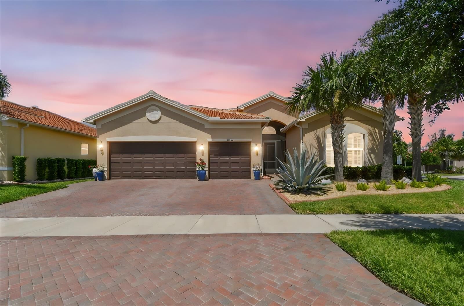 Property Photo: 16301 Garnet Glen Place FL 33598