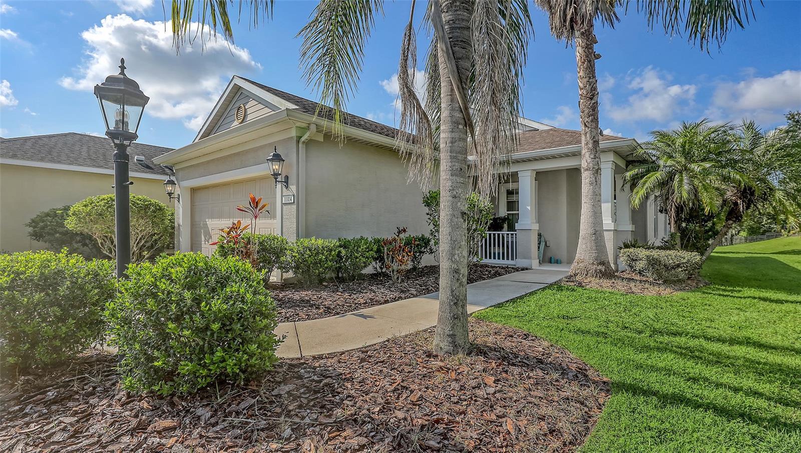 Property Photo: 11104 Encanto Terrace FL 34211