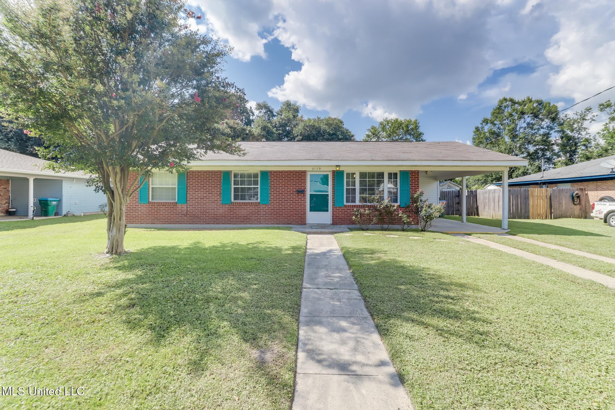 Property Photo: 2179 Collins Boulevard MS 39507