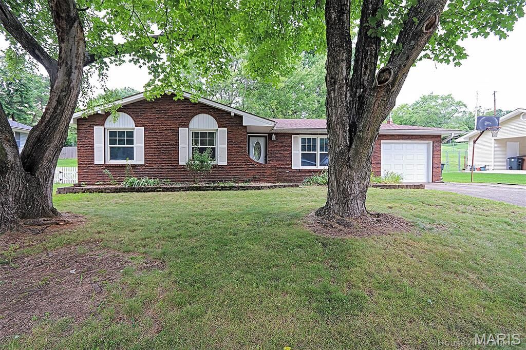 Property Photo:  2225 Sherwood Drive  MO 63701 