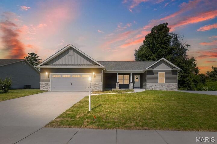6404 Winter Court  Godfrey IL 62035 photo