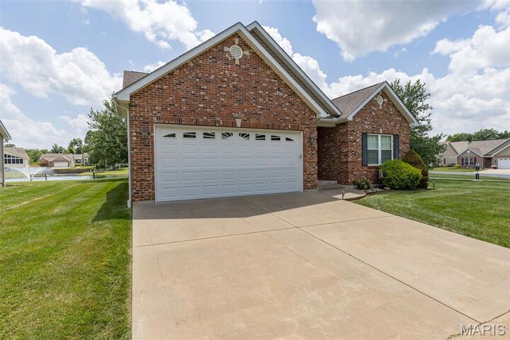 1860 Lakeshore Drive  Farmington MO 63640 photo