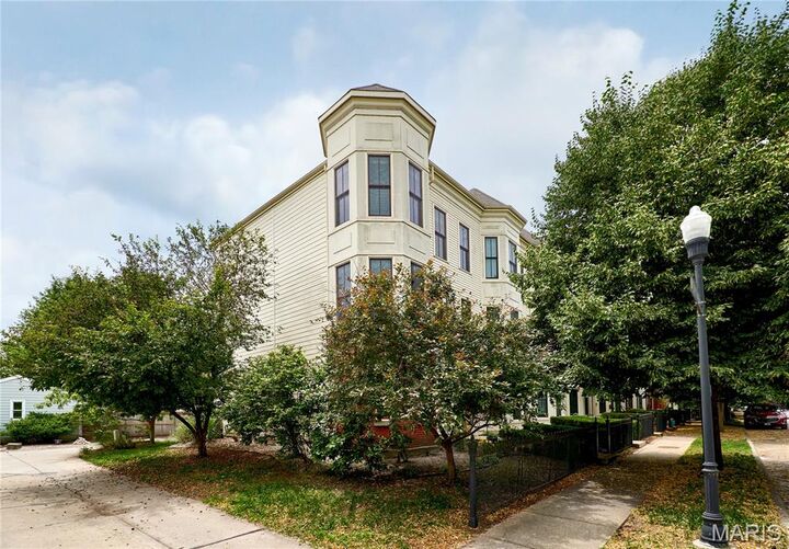 3432 Civic Green Drive  St Charles MO 63301 photo