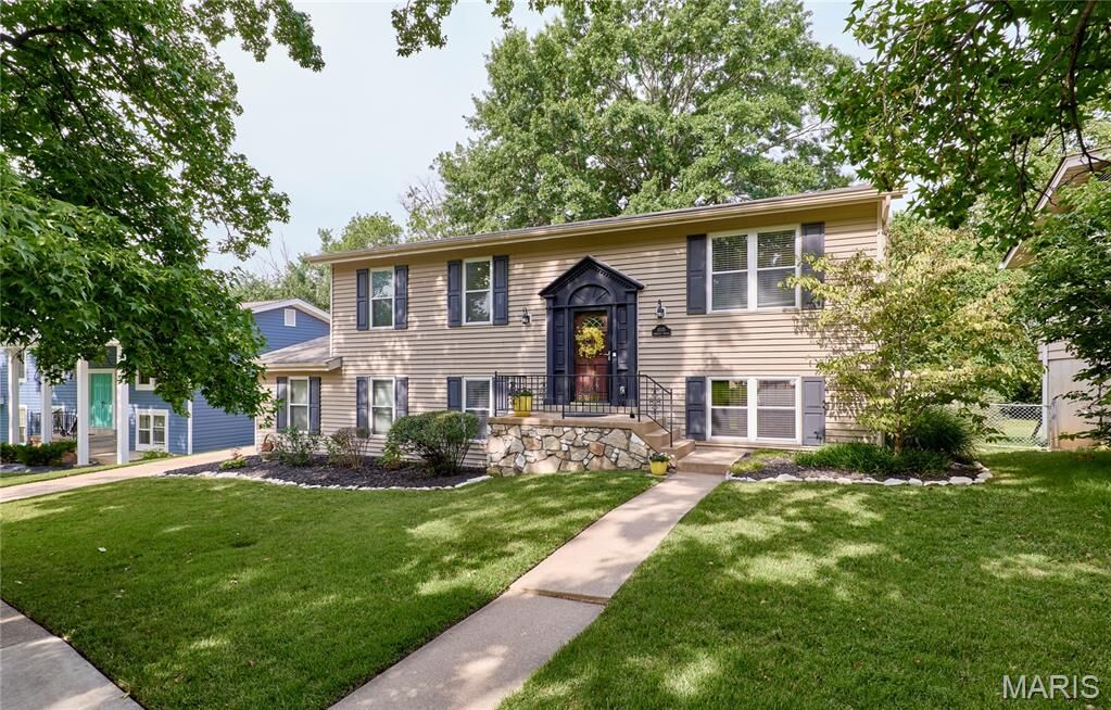 Property Photo: 1005 Parkfield Terrace MO 63021