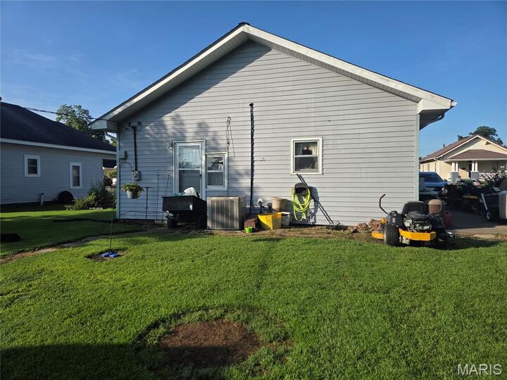 Property Photo: 323 Wright Avenue MO 63740