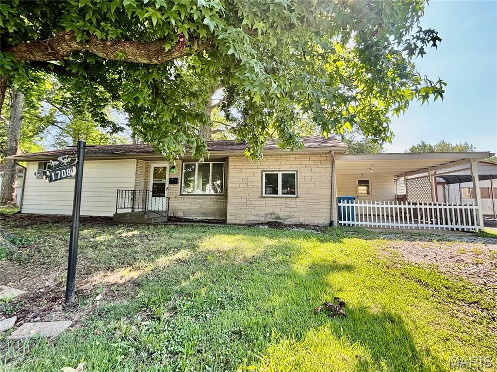 Property Photo: 1708 Anna Rose Drive IL 62226