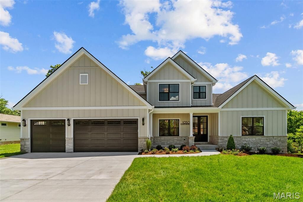 Property Photo:  1050 Couch Avenue  MO 63122 