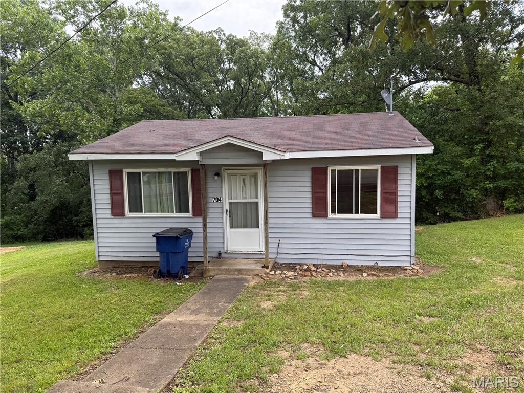 Property Photo: 704 High Street MO 63764