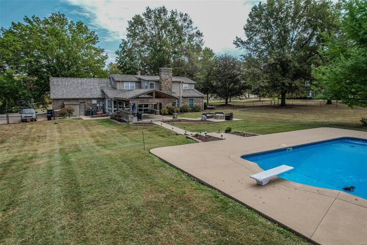 Property Photo: 460 Sunset Drive MO 65536