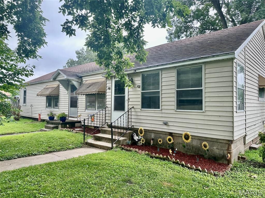 Property Photo:  206 Cedar  MO 63823 