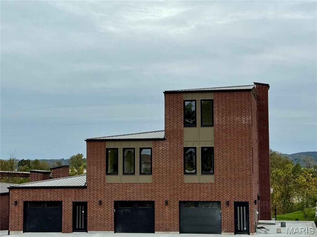 Property Photo:  1019 River Bluff Drive  MO 63090