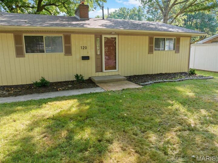 Property Photo:  120 Juniper Drive  IL 62221 