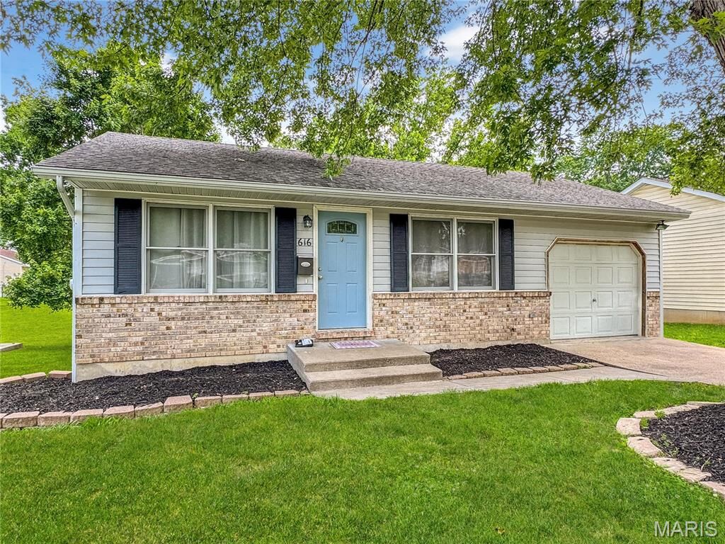 Property Photo: 616 W 7th Street MO 63090