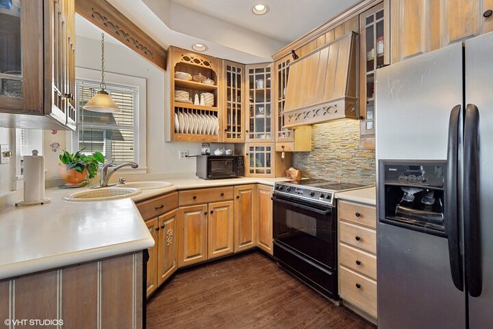 Property Photo:  315 W Lincoln Avenue  IL 60010 