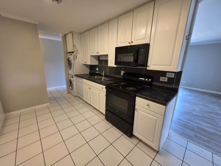 Property Photo: 910 Beau Drive 202 IL 60016