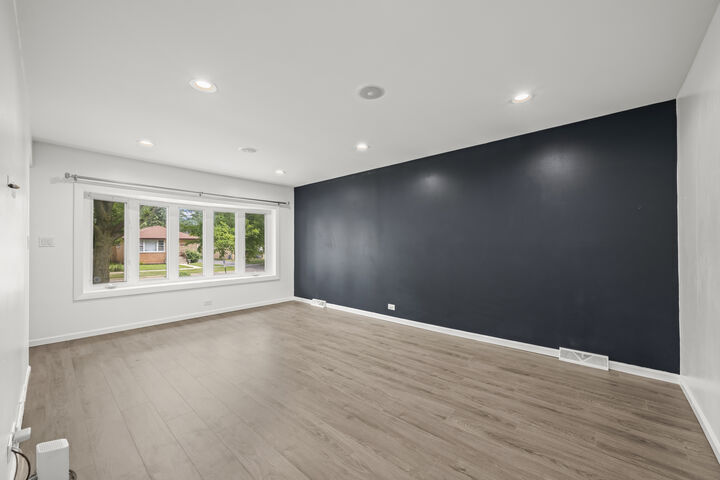 Property Photo:  3652 Hawthorne Street  IL 60131 