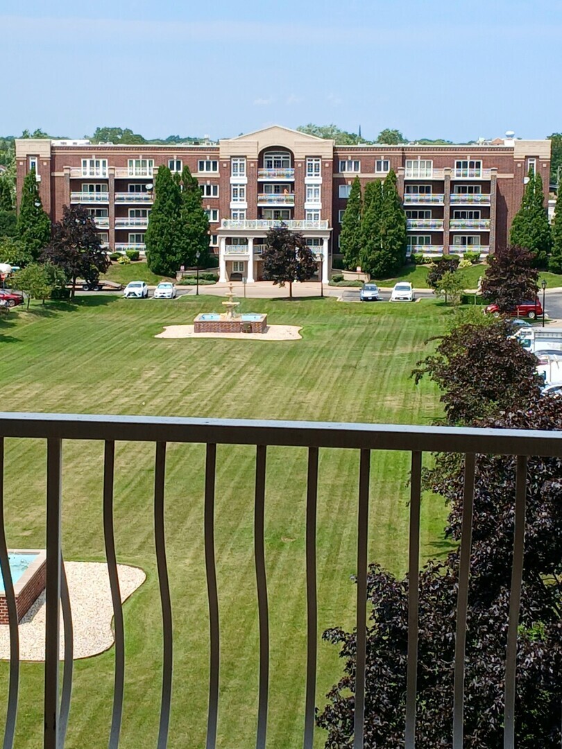 Property Photo:  7061 W Touhy Avenue 502  IL 60714 