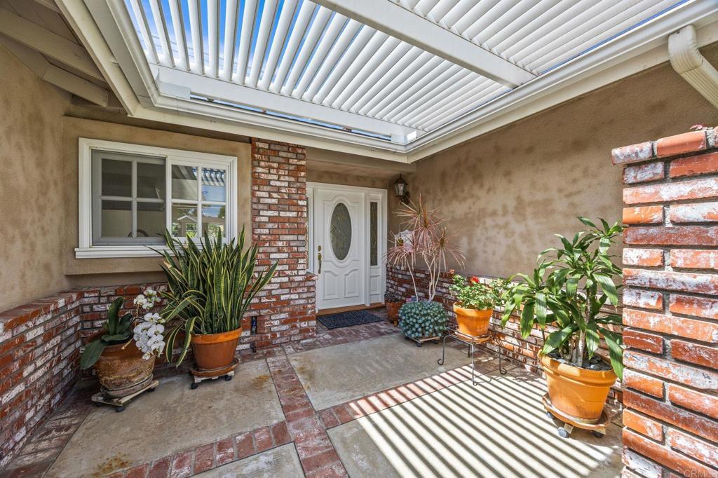 Property Photo:  532 E Chestnut Avenue  CA 92867 